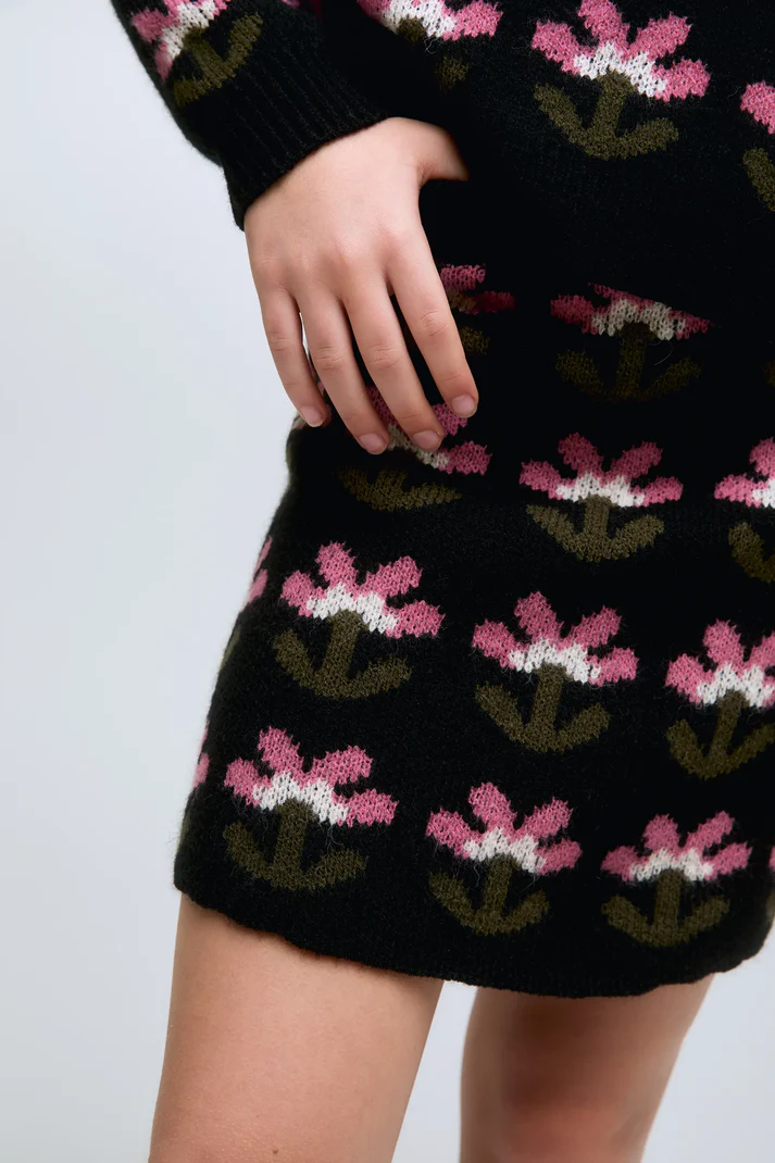 CONJUNTO FLORES NEGRO