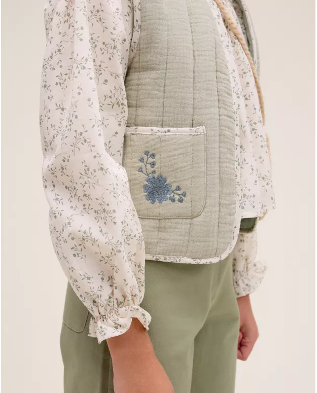 CHALECO VERDE BORDADO