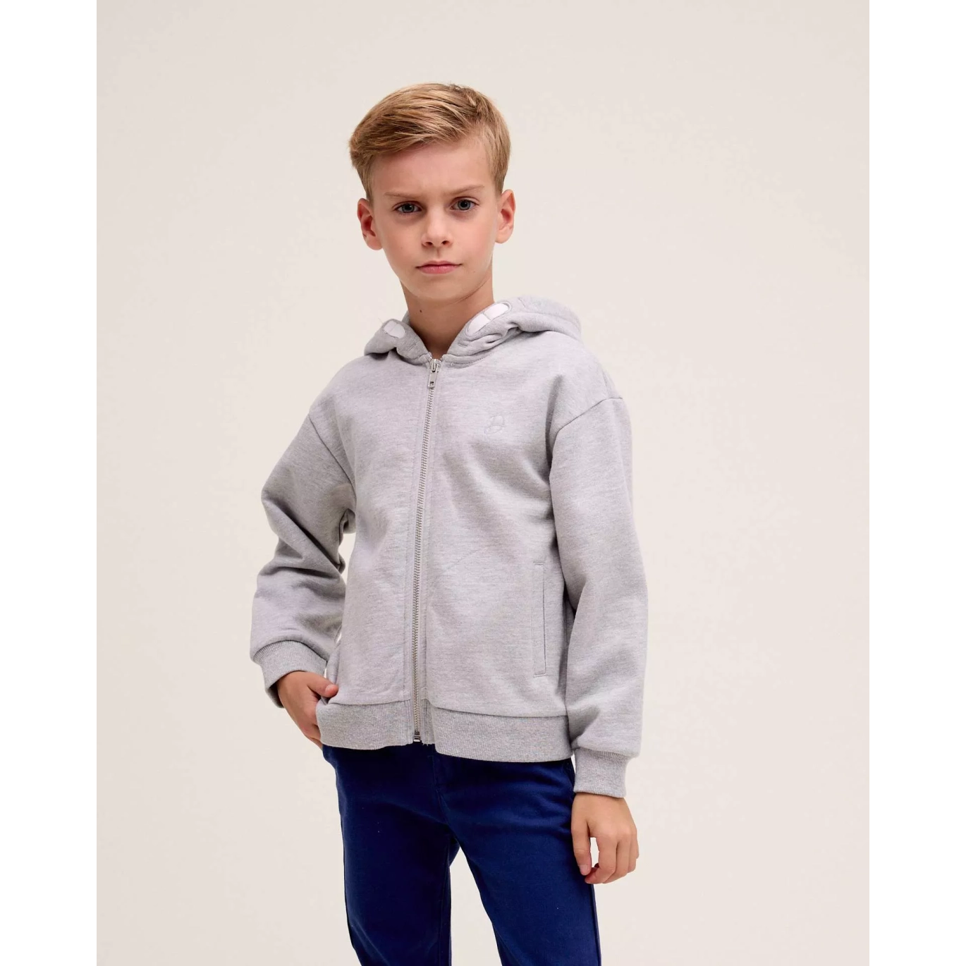 CHAQUETA CAPUCHA GRIS